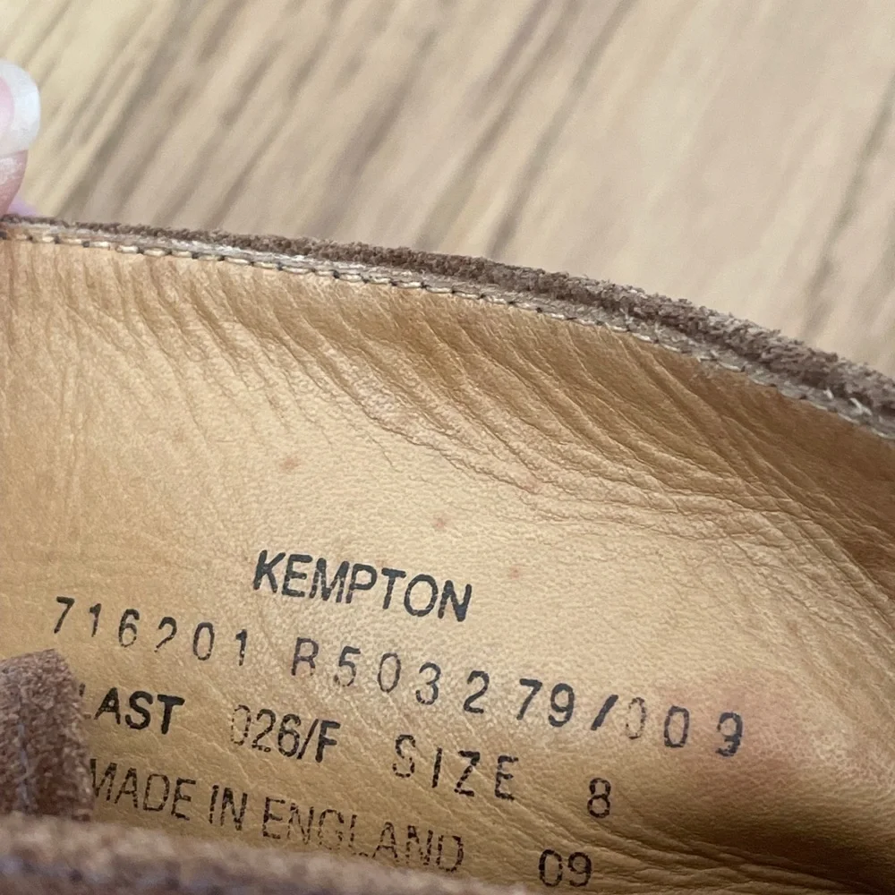 Loake 1880 classic kempton suede boot